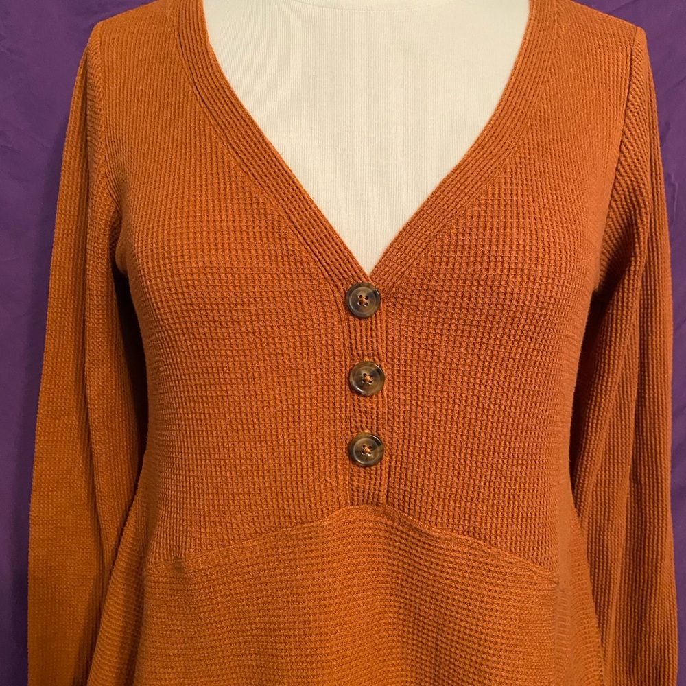 Maeve by Anthropologie Terracotta Handkerchief Hem Henley. Size XS. - Picture 2 of 9